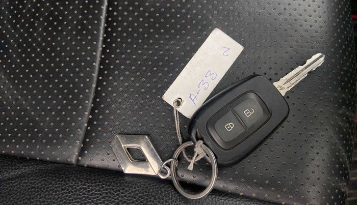 2021 Renault TRIBER RXL MT, Petrol, Manual, 26,511 km, Key Close Up