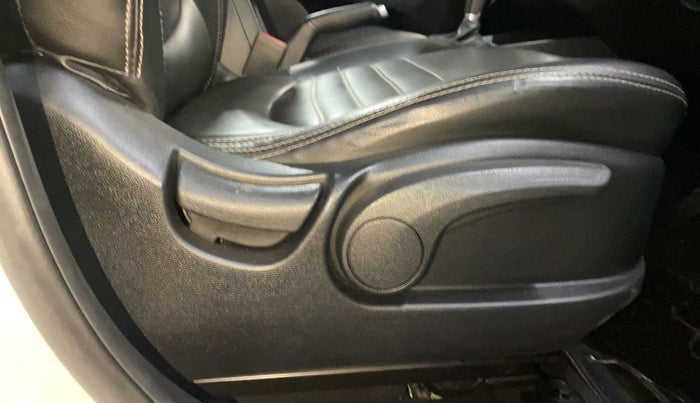 2018 Hyundai Creta SX AT 1.6 DIESEL, Diesel, Automatic, 89,279 km, Driver Side Adjustment Panel