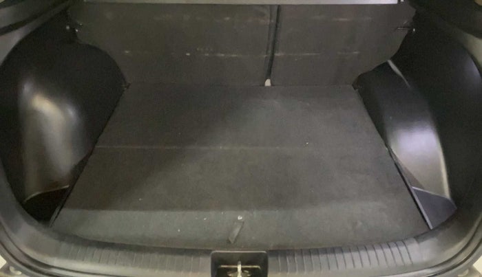 2018 Hyundai Creta SX AT 1.6 DIESEL, Diesel, Automatic, 89,279 km, Boot Inside