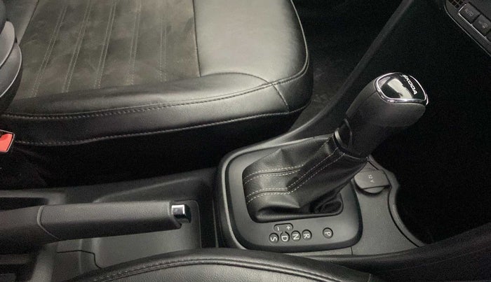 2021 Skoda Rapid AMBITION AT TSI, Petrol, Automatic, 63,777 km, Gear Lever