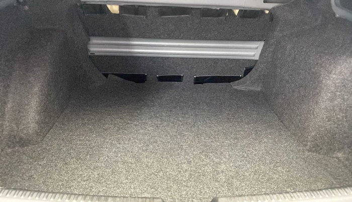 2021 Skoda Rapid AMBITION AT TSI, Petrol, Automatic, 63,777 km, Boot Inside