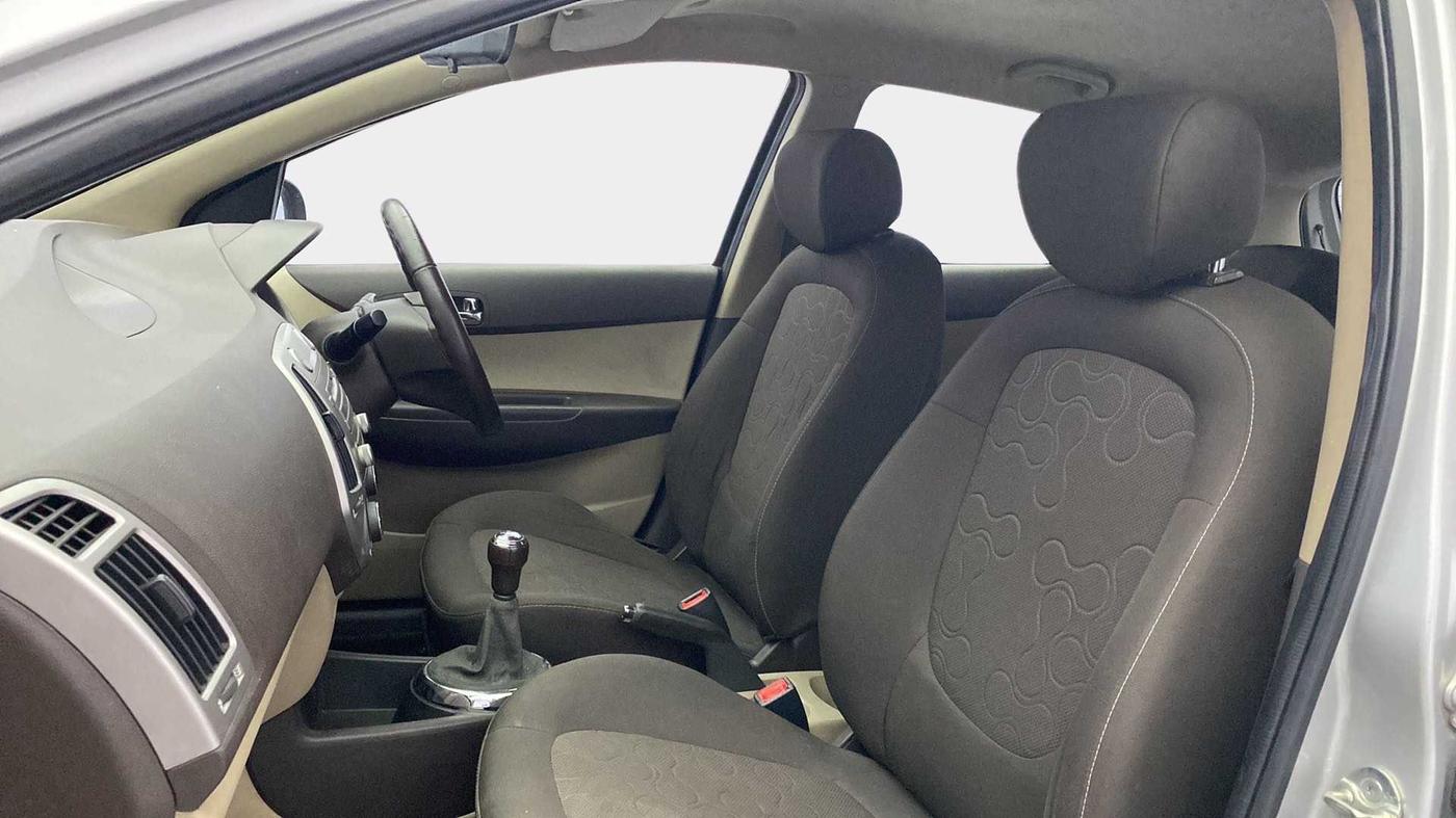 2012 Hyundai i20 SPORTZ 1.2, Petrol, Manual, 82,976 km, Right Side Front Door Cabin