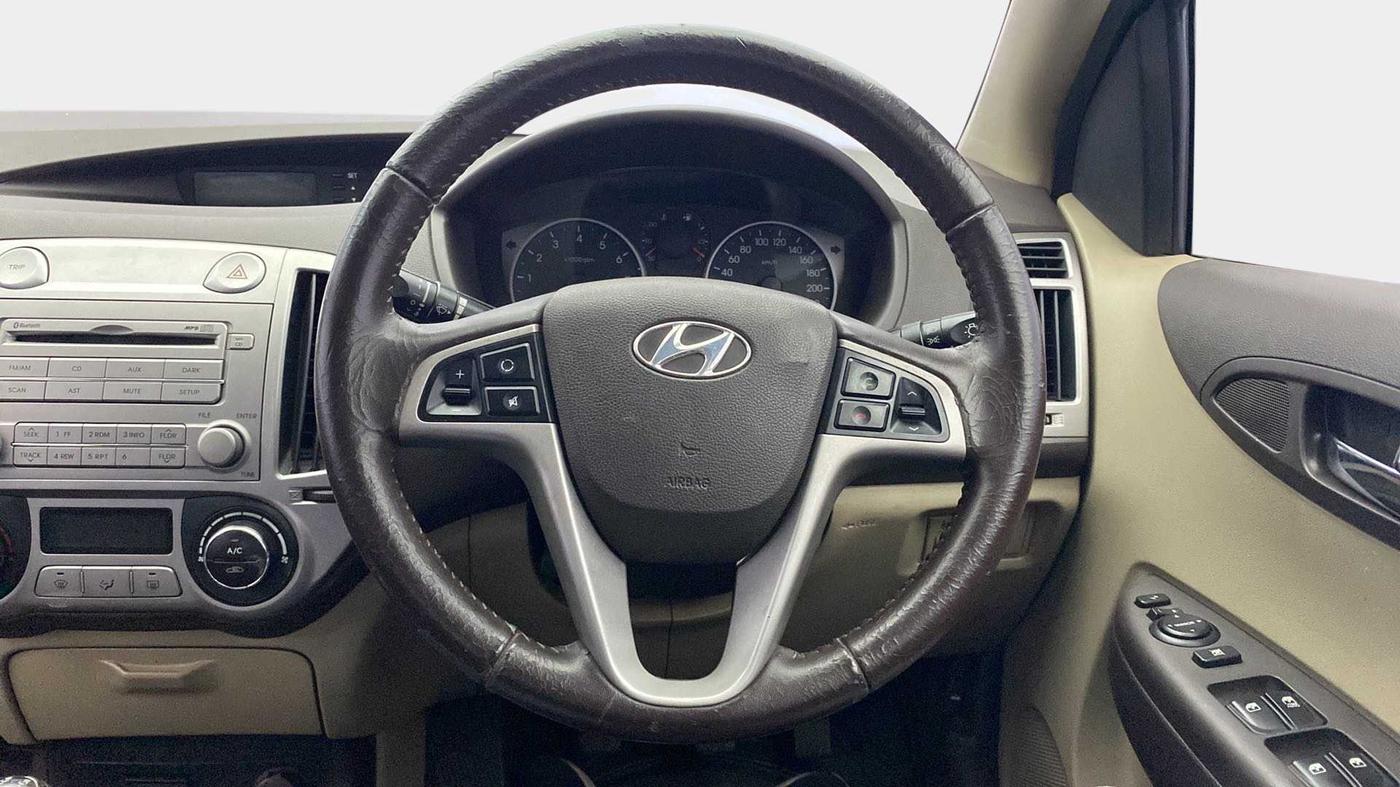 2012 Hyundai i20 SPORTZ 1.2, Petrol, Manual, 82,976 km, Steering Wheel Close Up