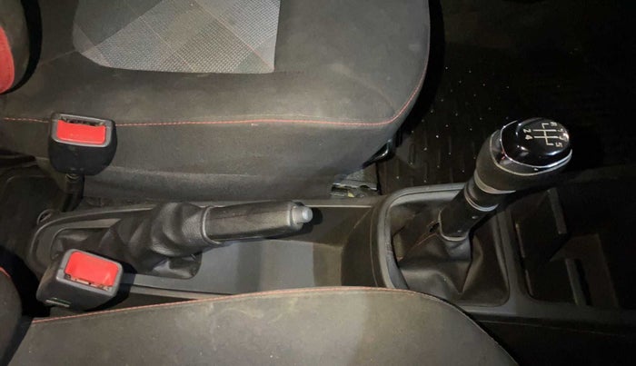 2021 Renault Kwid RXT 1.0 (O), Petrol, Manual, 27,327 km, Gear Lever