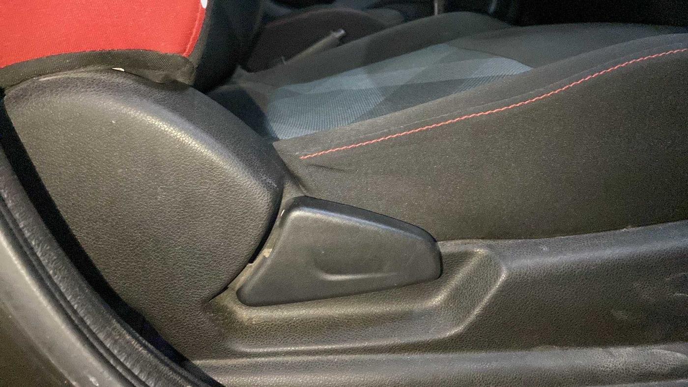2021 Renault Kwid RXT 1.0 (O), Petrol, Manual, 27,327 km, Driver Side Adjustment Panel