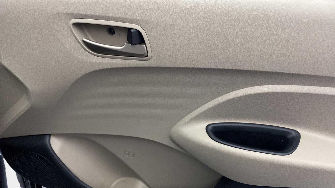 2021 Hyundai NEW SANTRO ASTA MT, Petrol, Manual, 14,763 km, Driver Side Door Panels Control