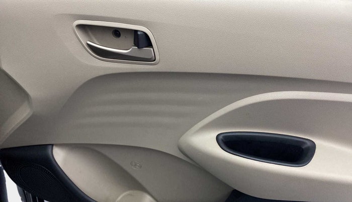 2021 Hyundai NEW SANTRO ASTA MT, Petrol, Manual, 14,763 km, Driver Side Door Panels Control