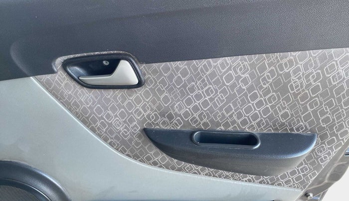 2017 Maruti Alto 800 VXI, Petrol, Manual, 37,307 km, Driver Side Door Panels Control