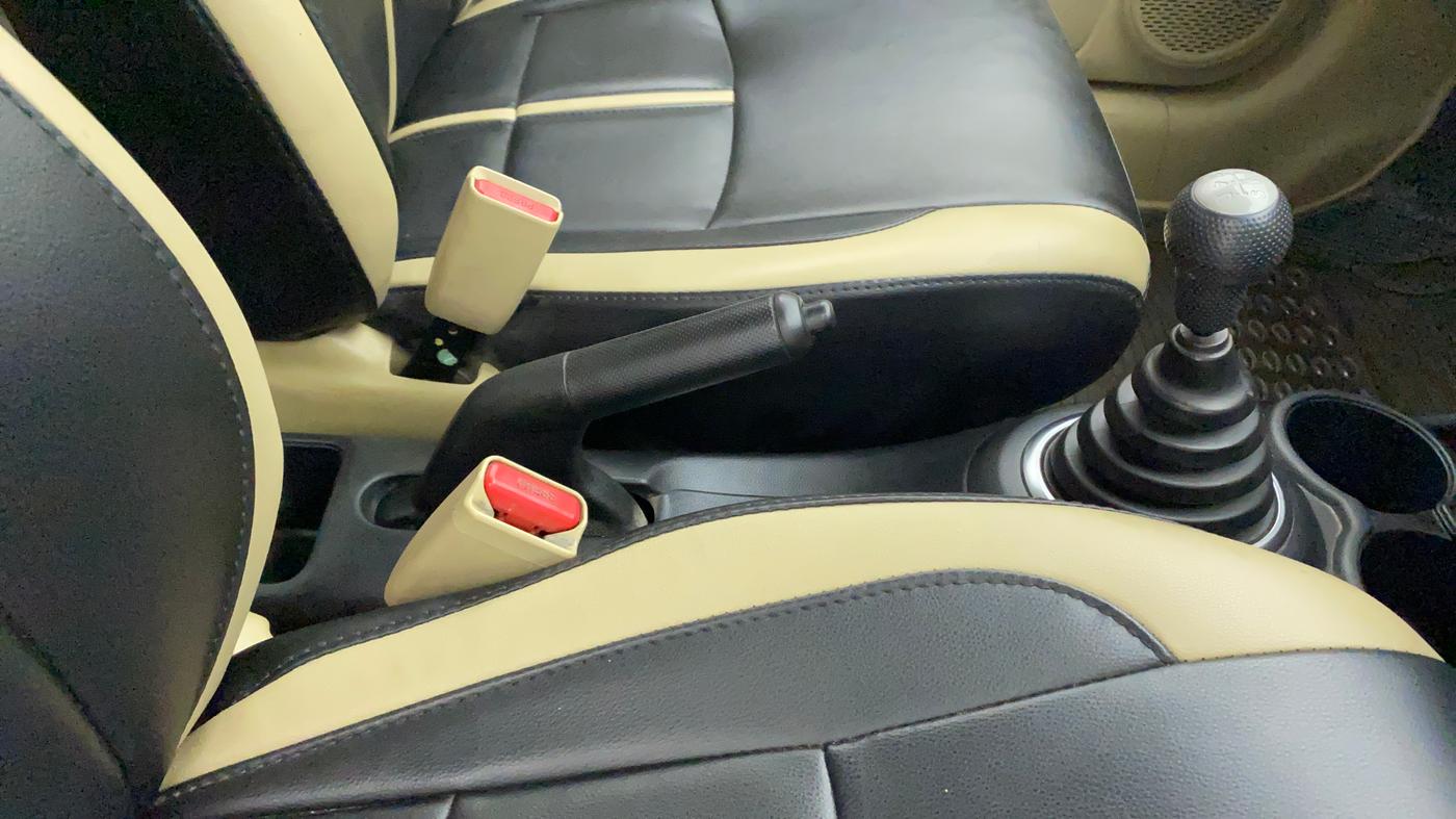 2014 Honda Brio S MT, Petrol, Manual, 74,714 km, Gear Lever