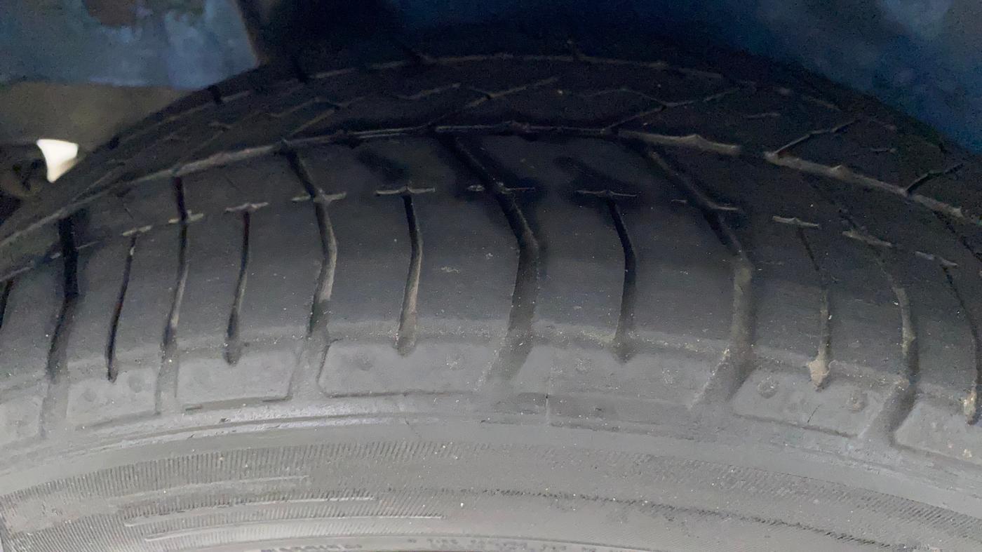 2014 Honda Brio S MT, Petrol, Manual, 74,714 km, Right Rear Tyre Tread