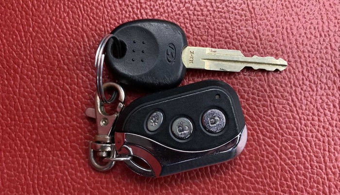 2011 Hyundai Santro Xing GL PLUS, Petrol, Manual, 27,574 km, Key Close Up