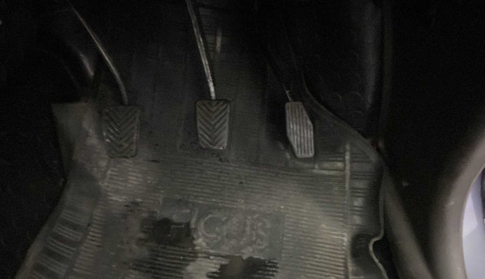 2011 Hyundai Santro Xing GL PLUS, Petrol, Manual, 27,574 km, Pedals