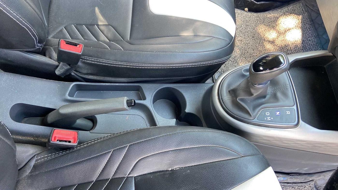 2019 Hyundai GRAND I10 NIOS SPORTZ AMT 1.2 KAPPA VTVT, Petrol, Automatic, 70,912 km, Gear Lever