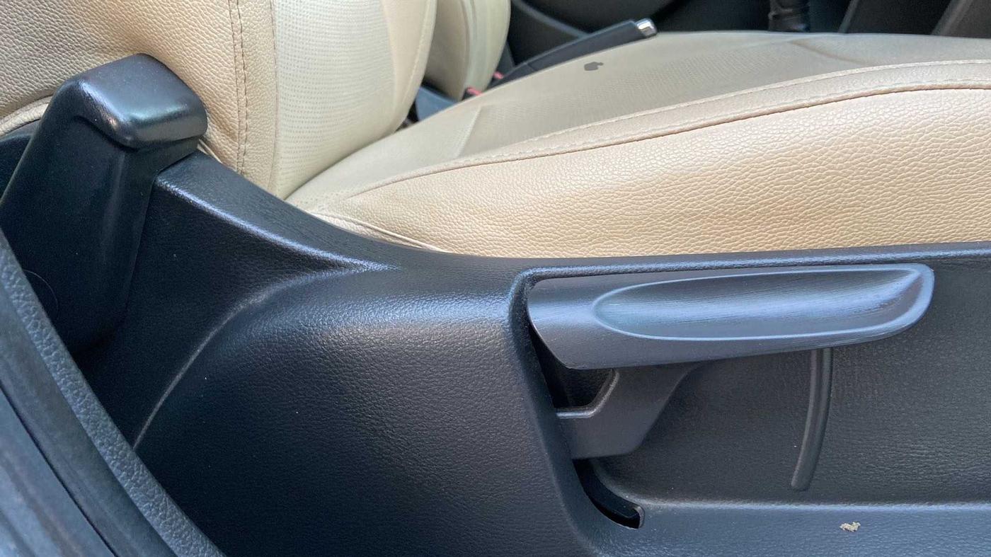 2019 Skoda Rapid AMBITION 1.6 MPI MT, Petrol, Manual, 22,633 km, Driver Side Adjustment Panel