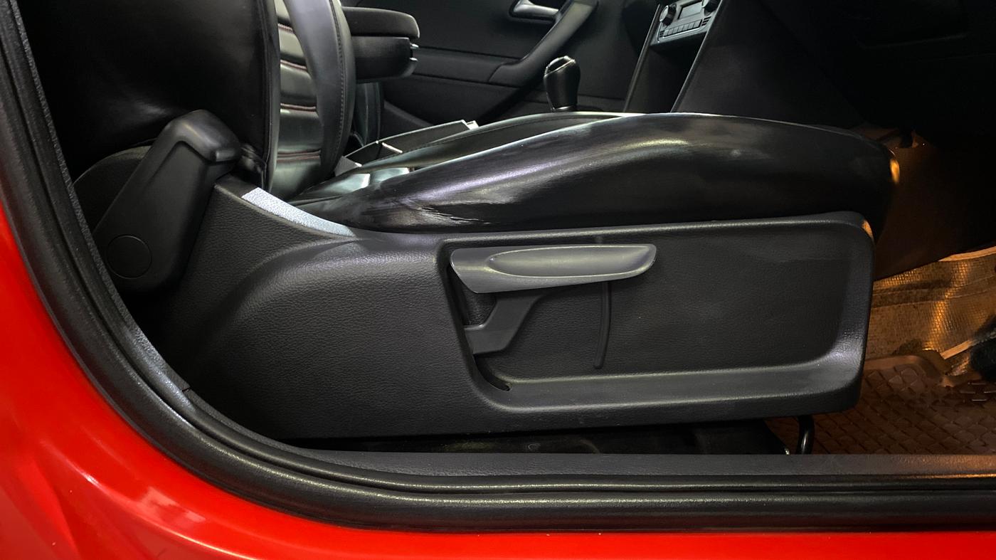 2022 Volkswagen Polo HIGHLINE PLUS 1.0L TSI, Petrol, Manual, 25,826 km, Driver Side Adjustment Panel