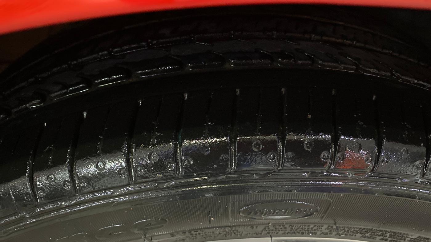 2022 Volkswagen Polo HIGHLINE PLUS 1.0L TSI, Petrol, Manual, 25,826 km, Right Front Tyre Tread