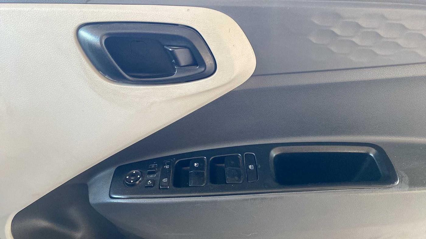 2020 Hyundai GRAND I10 NIOS MAGNA CORPORATE EDITION 1.2 KAPPA VTVT, Petrol, Manual, 58,733 km, Driver Side Door Panels Control