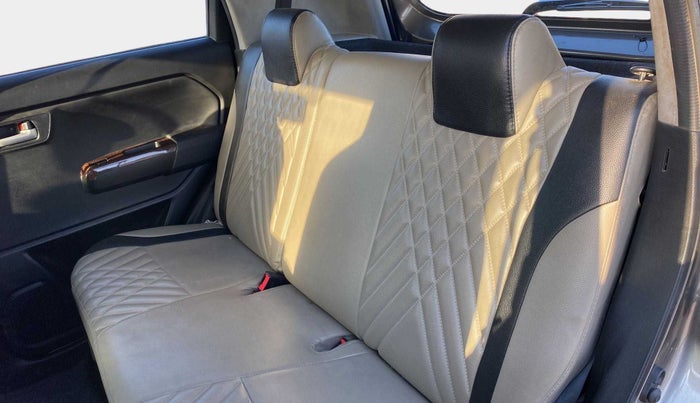 2020 Maruti New Wagon-R ZXI 1.2, Petrol, Manual, 28,261 km, Right Side Rear Door Cabin