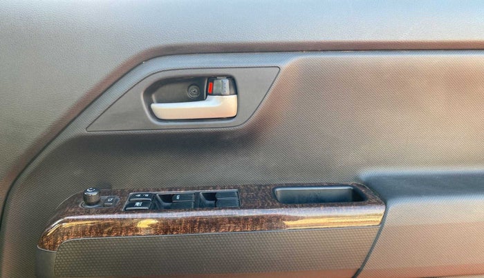 2020 Maruti New Wagon-R ZXI 1.2, Petrol, Manual, 28,261 km, Driver Side Door Panels Control
