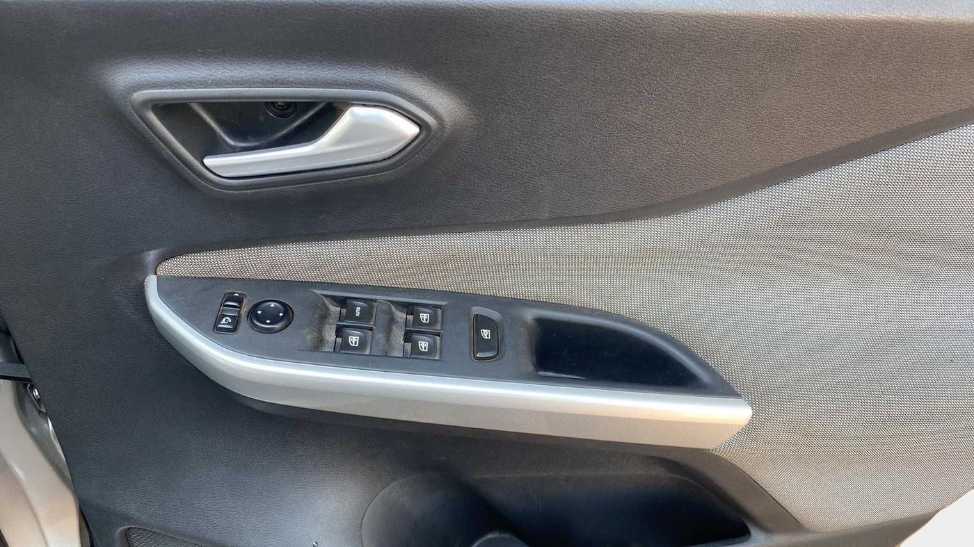 2021 Nissan MAGNITE XL, Petrol, Manual, 21,321 km, Driver Side Door Panels Control