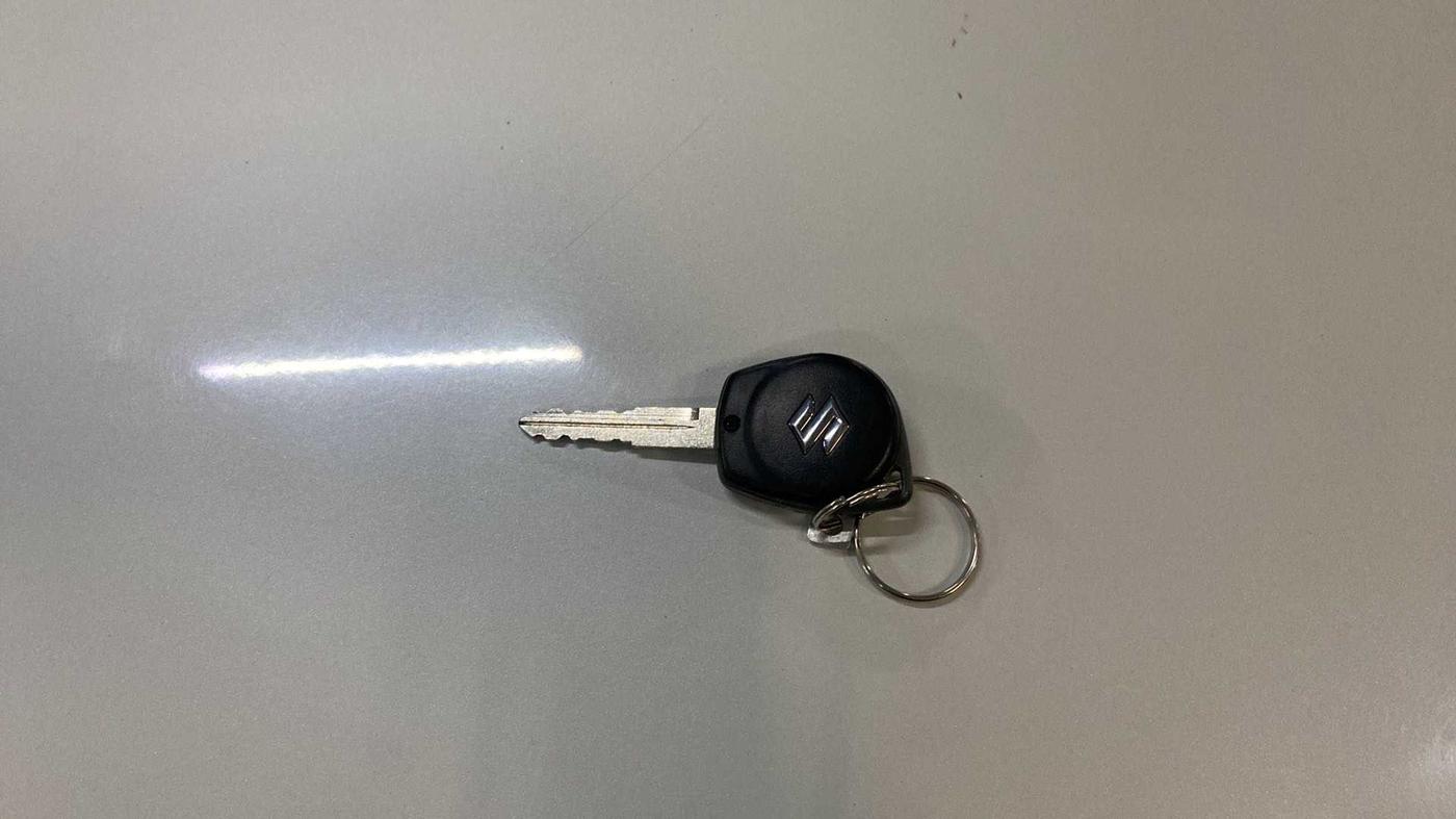 2018 Maruti Swift VXI, Petrol, Manual, 61,648 km, Key Close Up