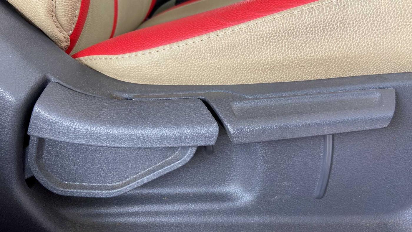 2019 Hyundai GRAND I10 NIOS ASTA 1.2 KAPPA VTVT, Petrol, Manual, 15,752 km, Driver Side Adjustment Panel