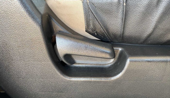2018 Maruti Wagon R 1.0 VXI+, Petrol, Manual, 22,259 km, Driver Side Adjustment Panel