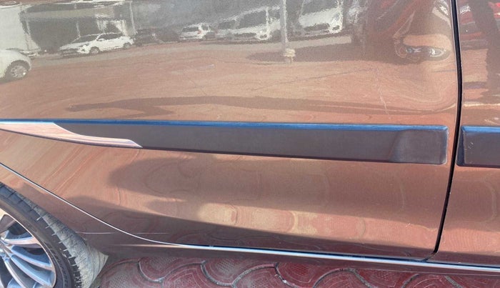 2020 Maruti Ciaz ALPHA 1.5 SHVS PETROL, Petrol, Manual, 43,648 km, Right rear door - Slightly dented