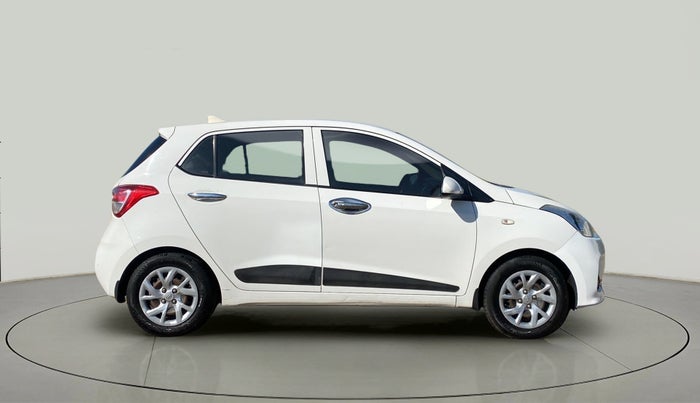 2017 Hyundai Grand i10 SPORTZ 1.2 KAPPA VTVT, CNG, Manual, 74,897 km, Right Side View