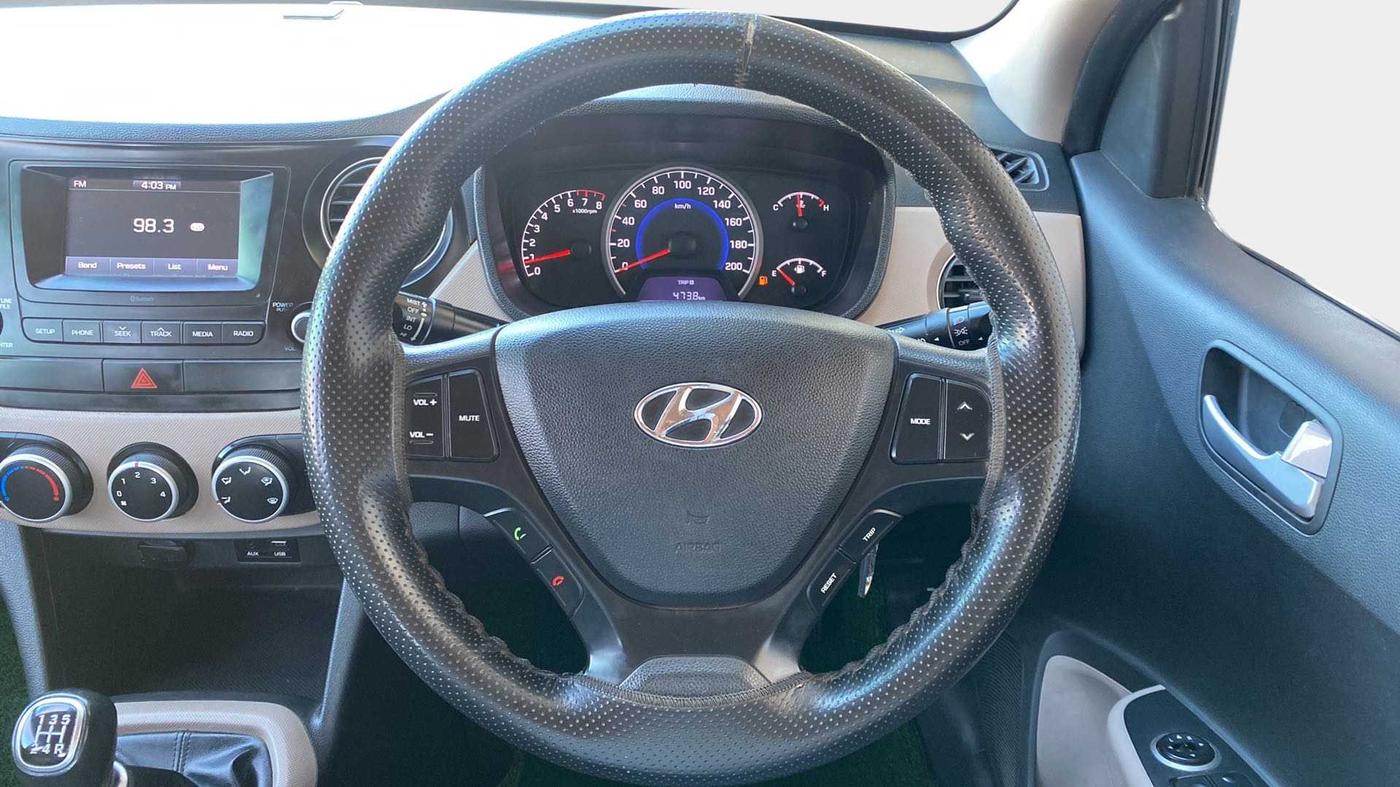 2017 Hyundai Grand i10 SPORTZ 1.2 KAPPA VTVT, CNG, Manual, 74,897 km, Steering Wheel Close Up