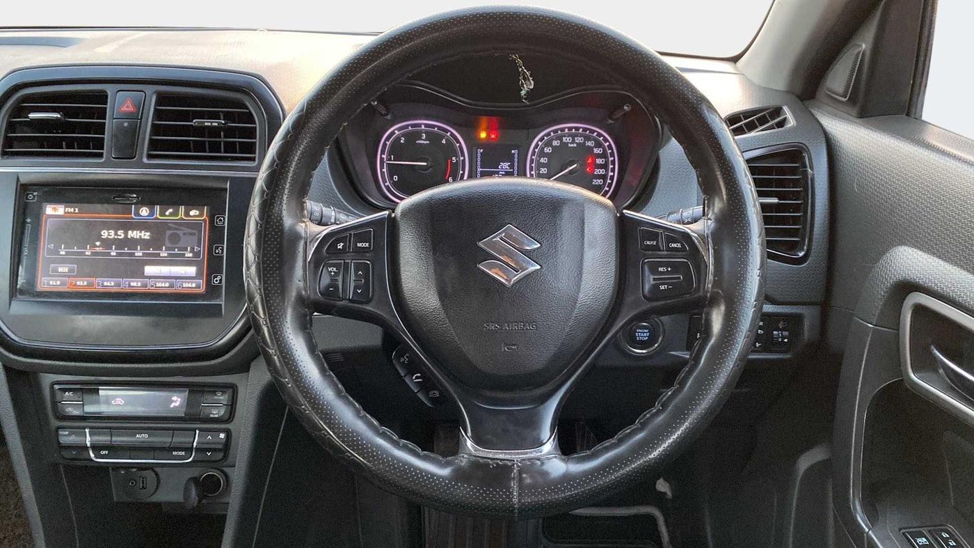 2018 Maruti Vitara Brezza ZDI PLUS DUAL TONE, Diesel, Manual, 52,722 km, Steering Wheel Close Up