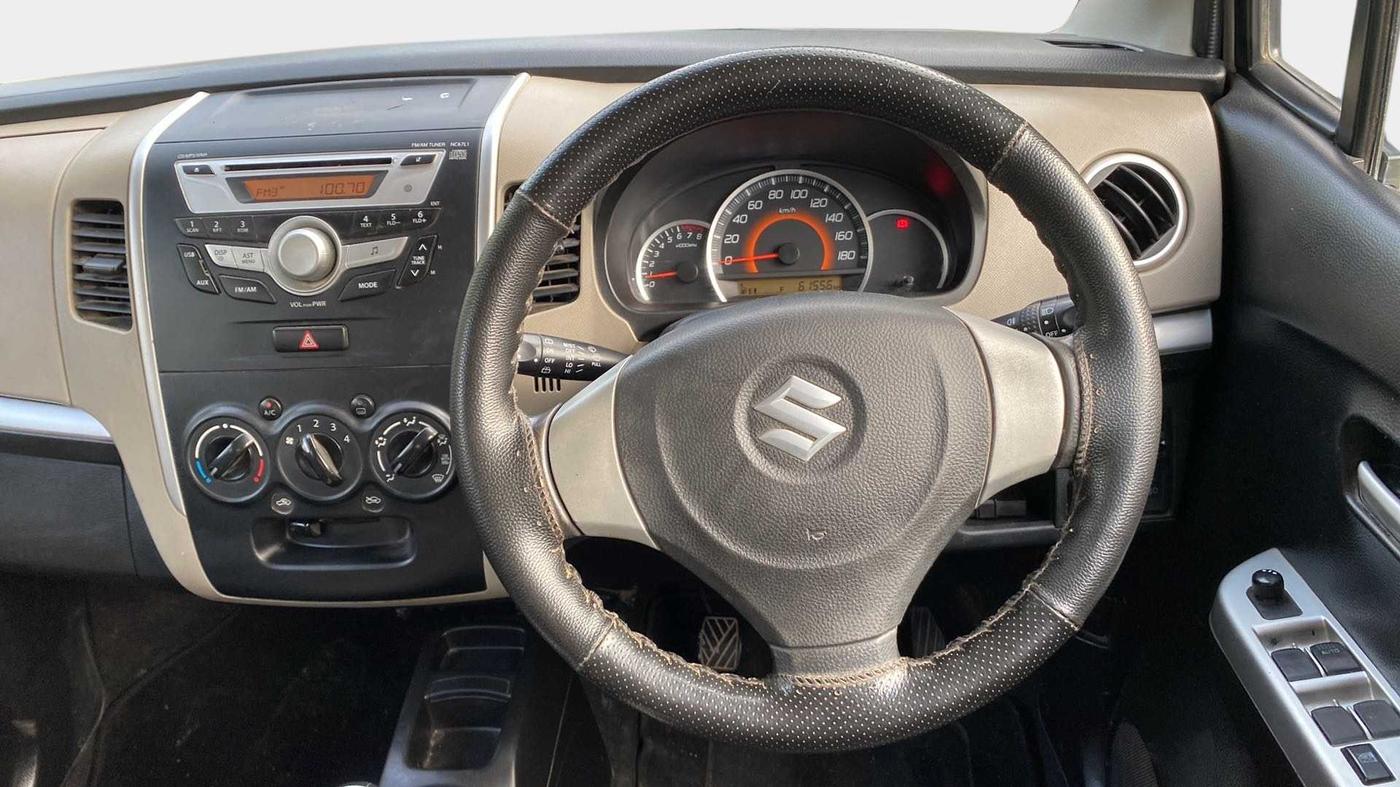 2016 Maruti Wagon R 1.0 VXI, CNG, Manual, 61,526 km, Steering Wheel Close Up