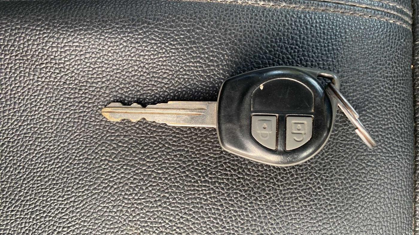 2016 Maruti Wagon R 1.0 VXI, CNG, Manual, 61,526 km, Key Close Up