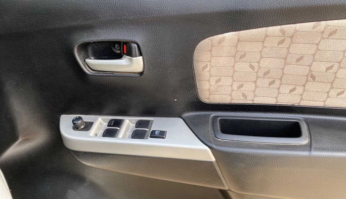2016 Maruti Wagon R 1.0 VXI, CNG, Manual, 61,526 km, Driver Side Door Panels Control