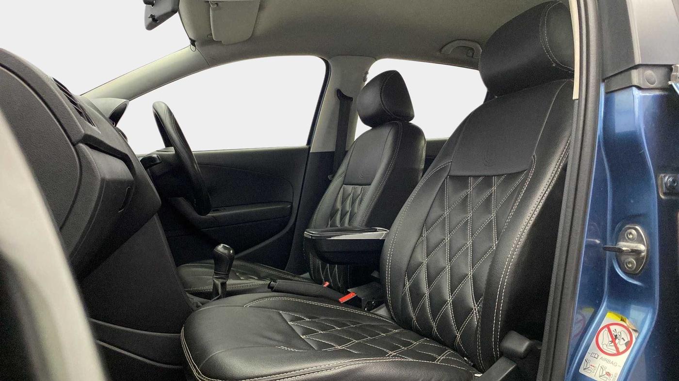 2016 Volkswagen Polo COMFORTLINE 1.2L, Petrol, Manual, 44,232 km, Right Side Front Door Cabin