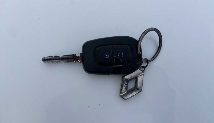 2019 Renault TRIBER RXL MT, Petrol, Manual, 42,886 km, Key Close Up