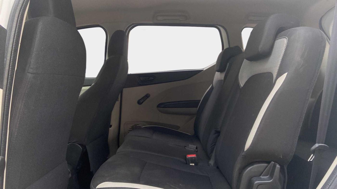 2019 Renault TRIBER RXL MT, Petrol, Manual, 42,886 km, Right Side Rear Door Cabin