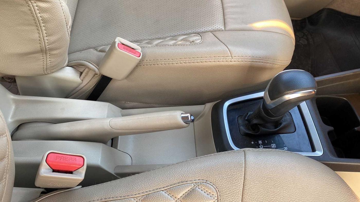 2018 Maruti Dzire ZXI AMT, Petrol, Automatic, 41,392 km, Gear Lever