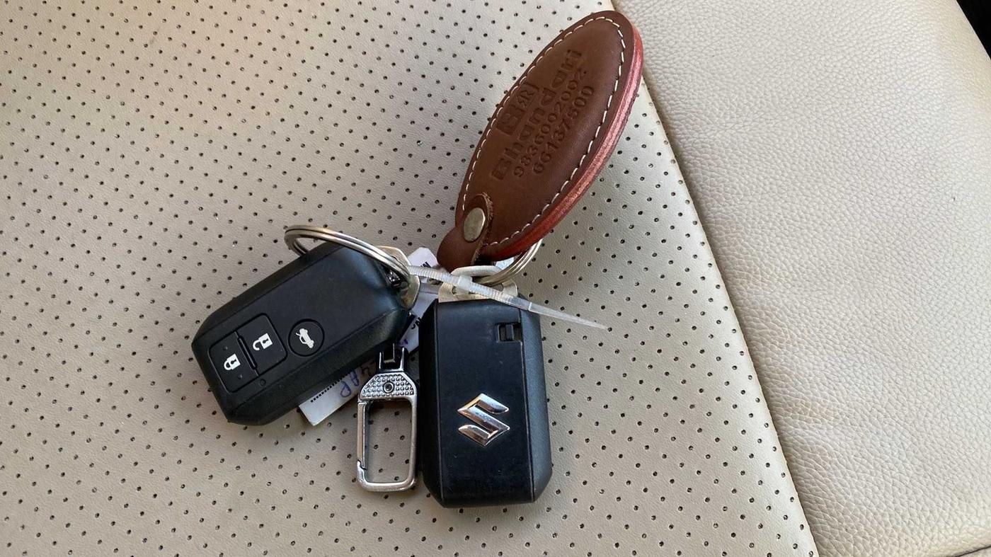 2018 Maruti Dzire ZXI AMT, Petrol, Automatic, 41,392 km, Key Close Up