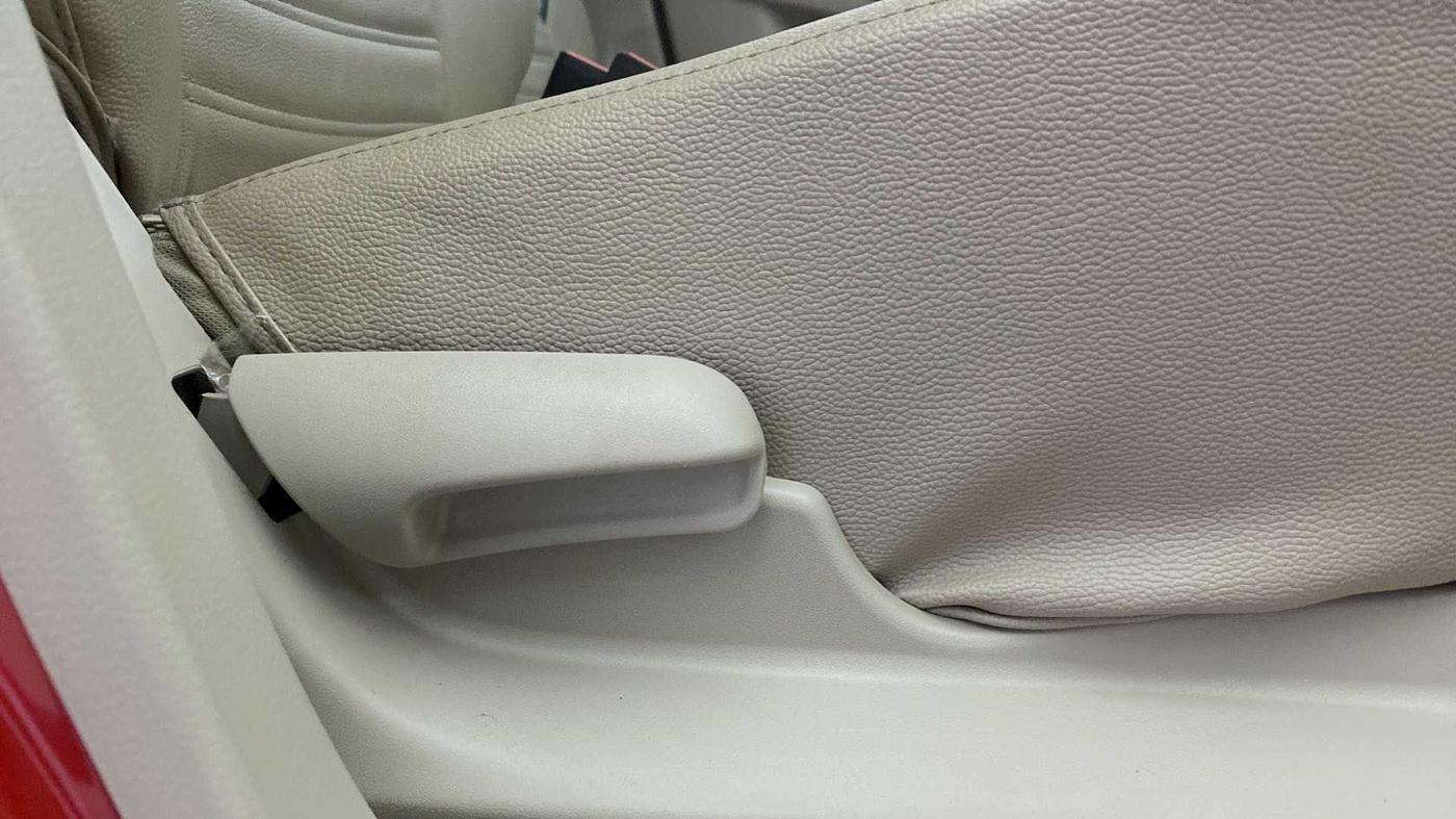 2018 Maruti Celerio ZXI, Petrol, Manual, 20,247 km, Driver Side Adjustment Panel
