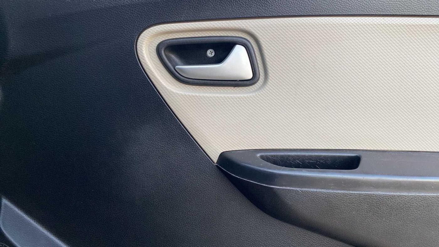 2020 Maruti Alto VXI, Petrol, Manual, 34,295 km, Driver Side Door Panels Control