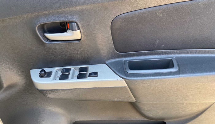 2012 Maruti Wagon R 1.0 VXI, Petrol, Manual, 73,634 km, Driver Side Door Panels Control