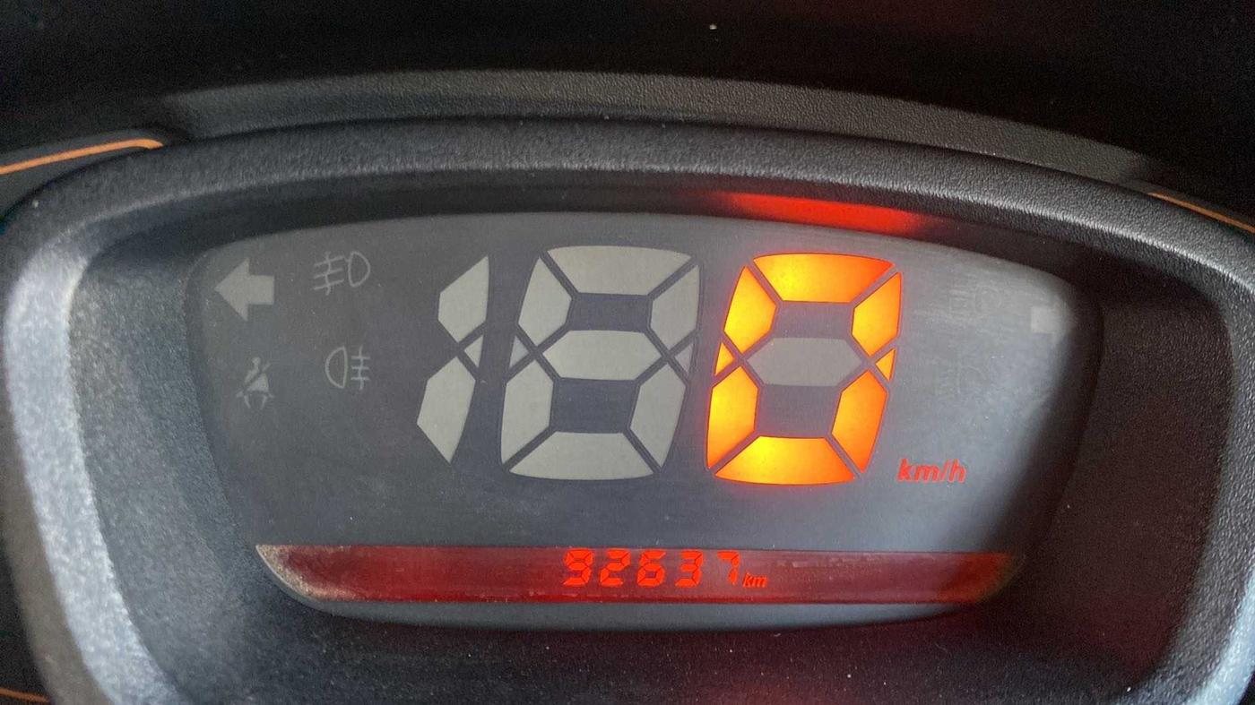 2016 Renault Kwid RXT 1.0, Petrol, Manual, 92,677 km, Odometer Image