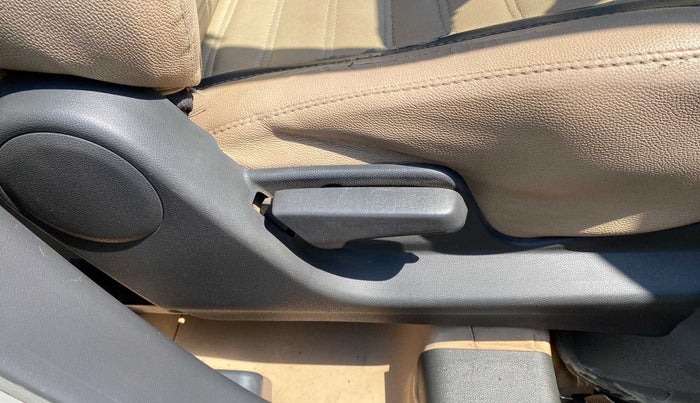 2014 Maruti Ritz VXI, Petrol, Manual, 86,219 km, Driver Side Adjustment Panel