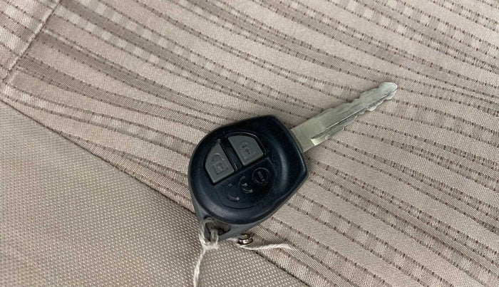 2018 Maruti Dzire VXI, Petrol, Manual, 43,102 km, Key Close Up