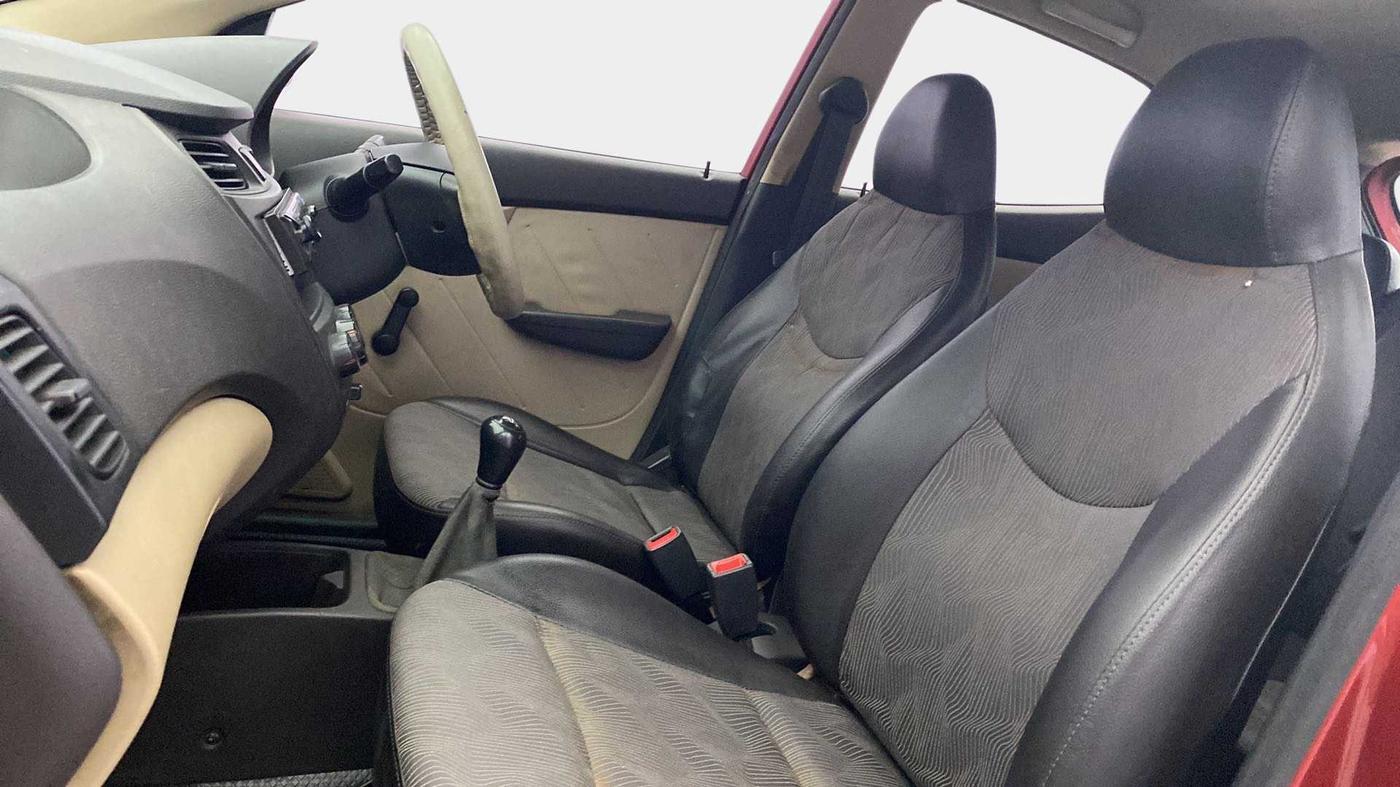 2013 Hyundai Eon D-LITE+, Petrol, Manual, 87,439 km, Right Side Front Door Cabin
