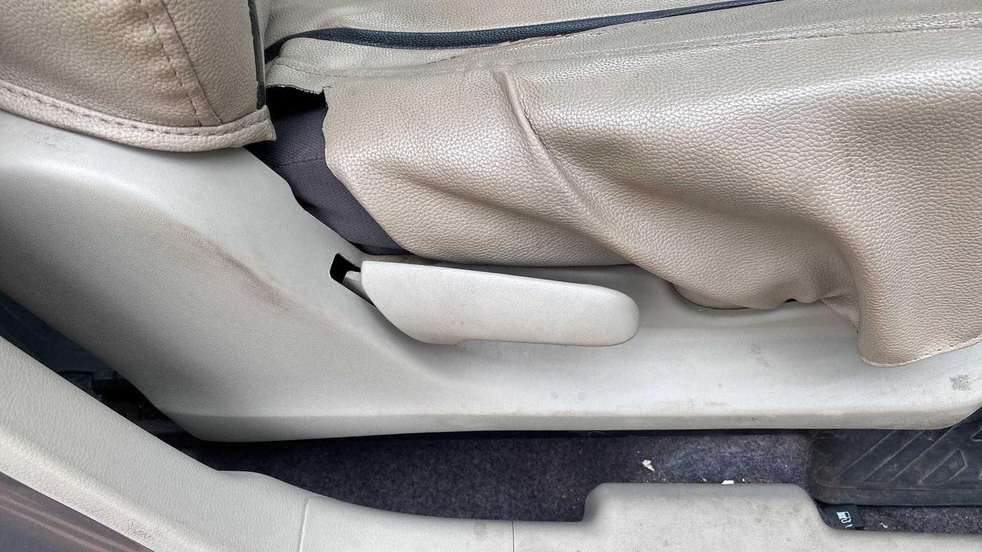 2016 Maruti Celerio ZXI, Petrol, Manual, 98,244 km, Driver Side Adjustment Panel
