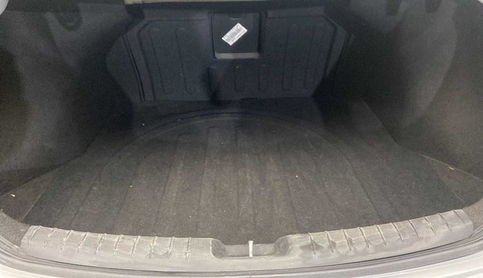2018 Hyundai New Elantra 2.0 SX(O) AT PETROL, Petrol, Automatic, 54,807 km, Boot Inside