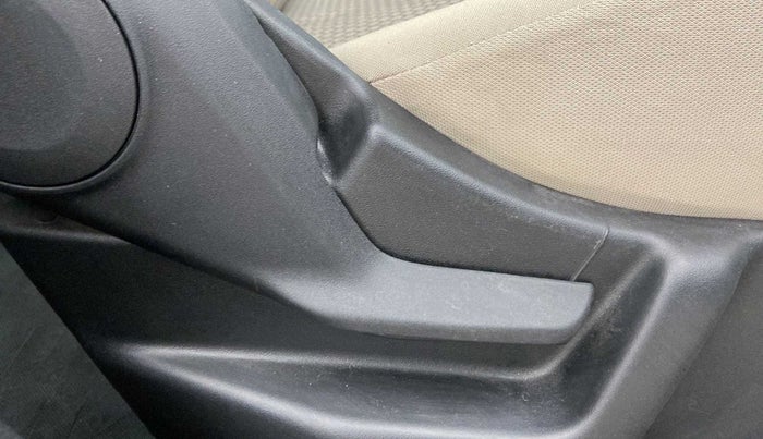 2019 Maruti New Wagon-R LXI 1.0, Petrol, Manual, 13,720 km, Driver Side Adjustment Panel