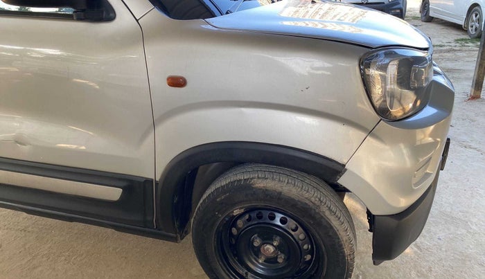 2020 Maruti S PRESSO VXI AMT, Petrol, Automatic, 43,589 km, Right fender - Slight discoloration